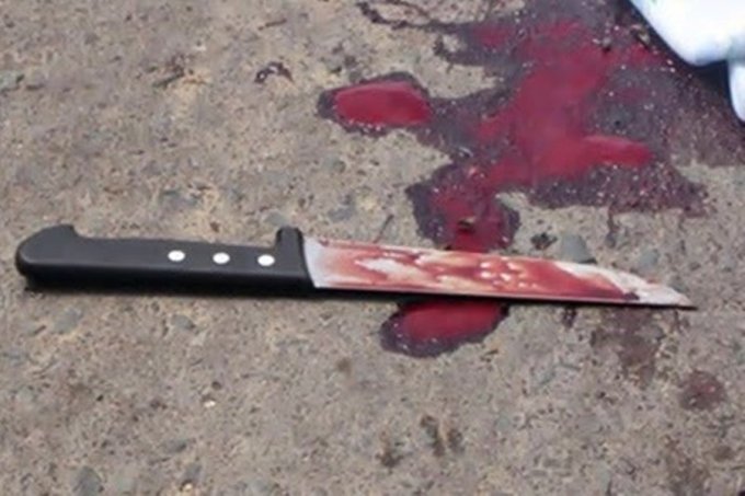 faca-ensanguentada