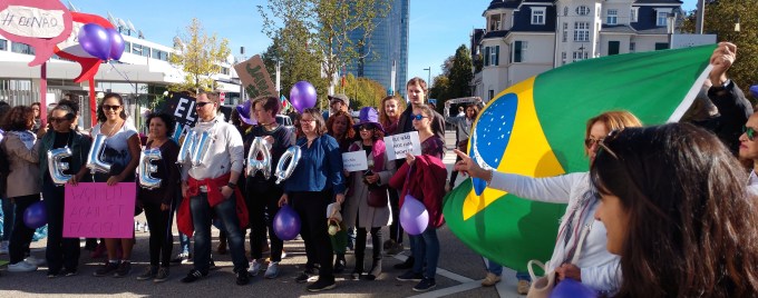 MULHERES EM PROTESTO